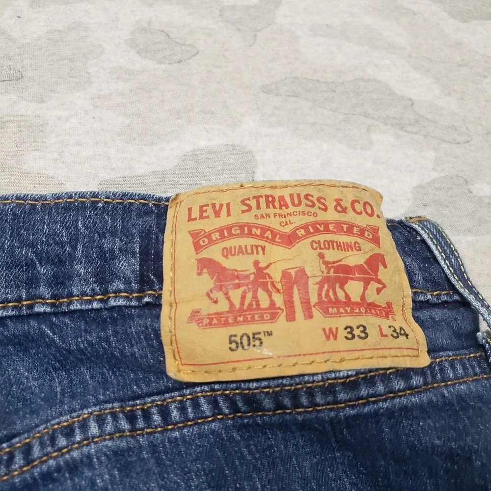 Levi's 505 Jeans Mens 33x34 Blue Straight Leg Denim Medium Wash Workwear